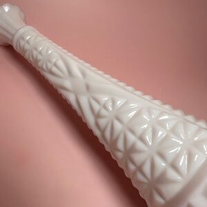 Vintage Milk Glass Bud Vase – Diamond Starburst Pattern